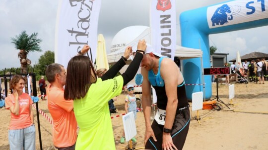 Robert Mrozek zwycięzcą X Triathlonu Garwolińskiego. Łukasz Biernacki na podium