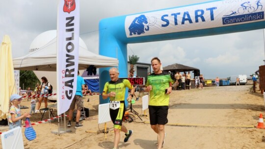 Robert Mrozek zwycięzcą X Triathlonu Garwolińskiego. Łukasz Biernacki na podium