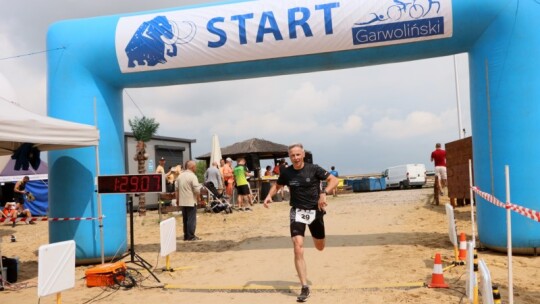 Robert Mrozek zwycięzcą X Triathlonu Garwolińskiego. Łukasz Biernacki na podium