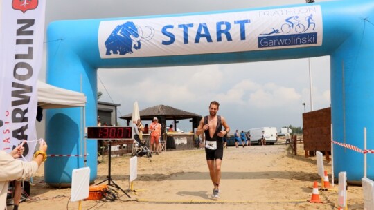 Robert Mrozek zwycięzcą X Triathlonu Garwolińskiego. Łukasz Biernacki na podium