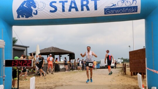 Robert Mrozek zwycięzcą X Triathlonu Garwolińskiego. Łukasz Biernacki na podium