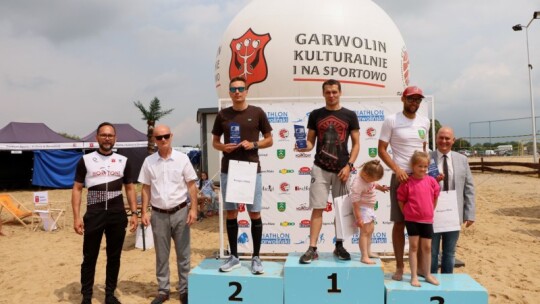 Robert Mrozek zwycięzcą X Triathlonu Garwolińskiego. Łukasz Biernacki na podium