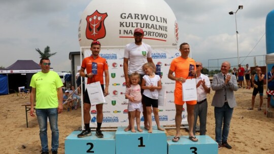 Robert Mrozek zwycięzcą X Triathlonu Garwolińskiego. Łukasz Biernacki na podium