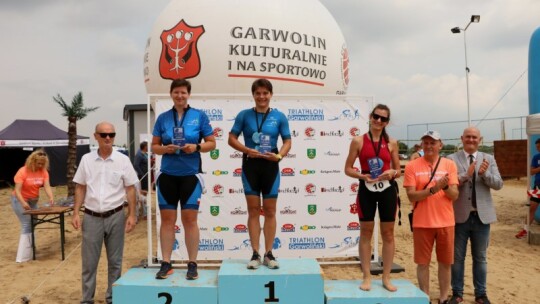 Robert Mrozek zwycięzcą X Triathlonu Garwolińskiego. Łukasz Biernacki na podium