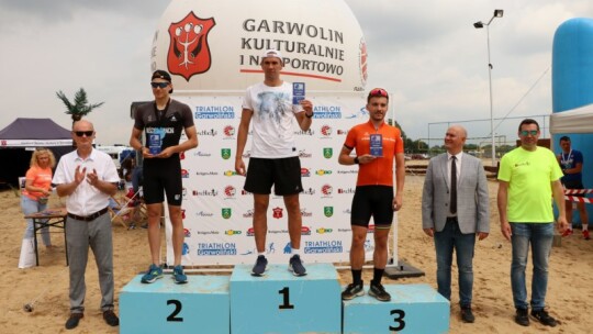 Robert Mrozek zwycięzcą X Triathlonu Garwolińskiego. Łukasz Biernacki na podium