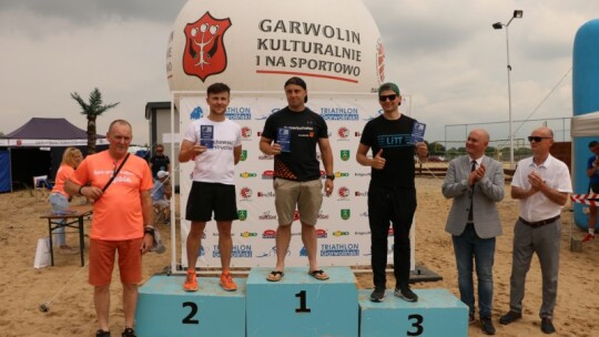 Robert Mrozek zwycięzcą X Triathlonu Garwolińskiego. Łukasz Biernacki na podium