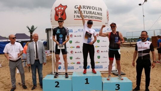 Robert Mrozek zwycięzcą X Triathlonu Garwolińskiego. Łukasz Biernacki na podium