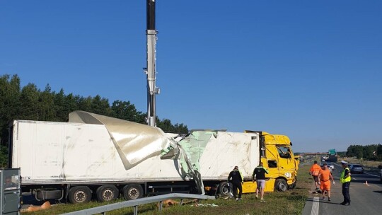 Przewrócony tir na S17. Sprawca odjechał z miejsca zdarzenia