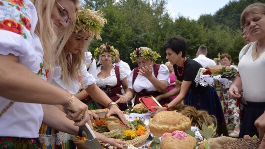 Gm. Łaskarzew: Zakończenie żniw w Woli Rowskiej