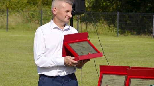 Było ściernisko, a jest piękne boisko [wideo]