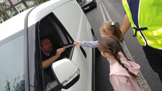 Do kierowców apelowały dzieci, policjanci i… zebra