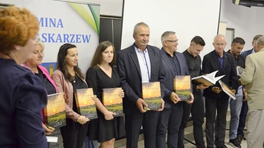 Gm. Łaskarzew: Promocja wyjątkowej publikacji [wideo]