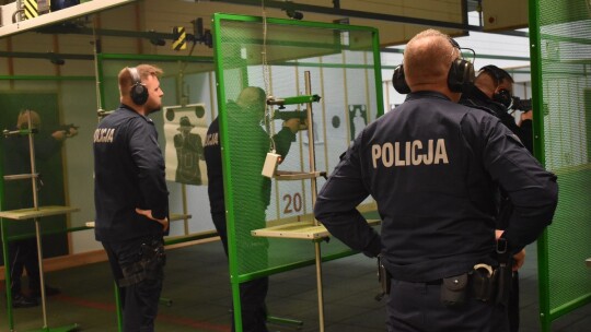 Policjanci doskonalili umiejętności strzeleckie