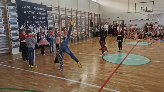 Parysów: Szkoła wyremontowana i z kompleksem sportowym