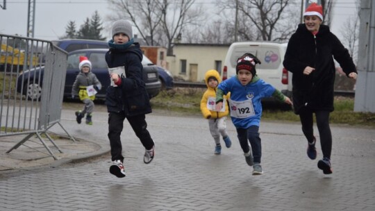 Bieg Mikołajów po raz trzeci w Pilawie