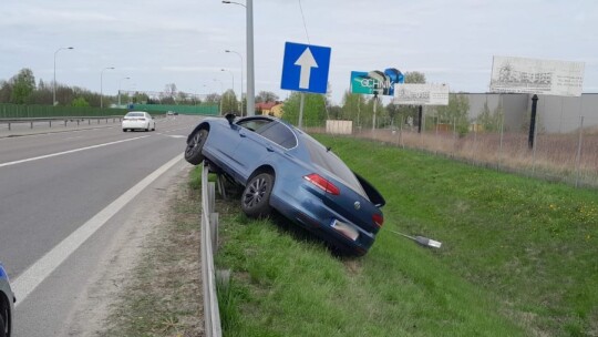 S17: Wjechała na barierkę. Podróżowała z dzieckiem