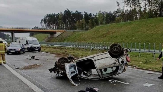 Dachowanie na S17. Sprawca pijany