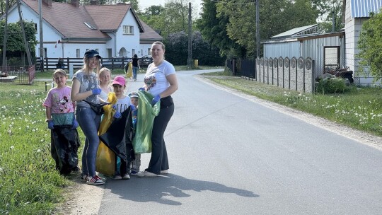Urzekająca akcja sprzątania małej ojczyzny Urzekająca akcja sprzątania małej ojczyzny