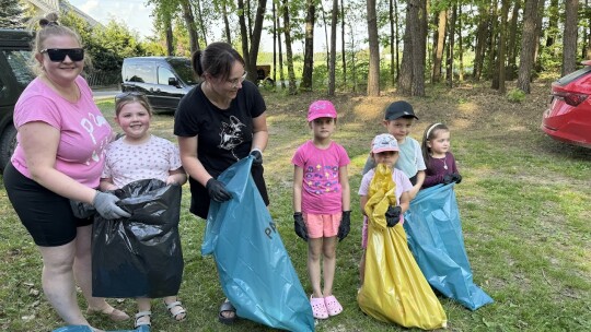Urzekająca akcja sprzątania małej ojczyzny Urzekająca akcja sprzątania małej ojczyzny