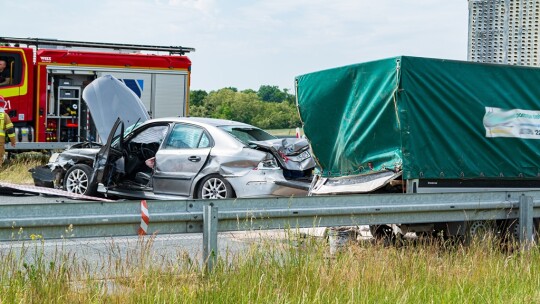 Wypadek na S17. Zderzenie trzech aut