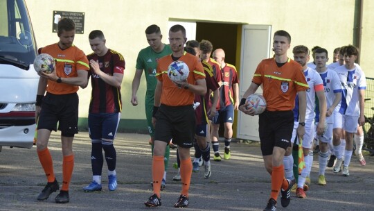 Emocjonujące derby powiatu. Przesądził gol w doliczonym czasie