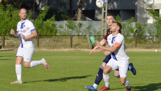 Emocjonujące derby powiatu. Przesądził gol w doliczonym czasie