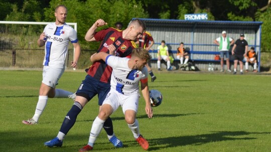 Emocjonujące derby powiatu. Przesądził gol w doliczonym czasie