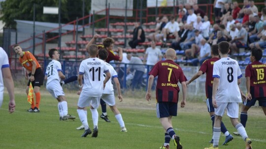 Emocjonujące derby powiatu. Przesądził gol w doliczonym czasie