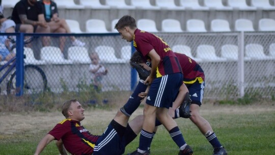 Emocjonujące derby powiatu. Przesądził gol w doliczonym czasie