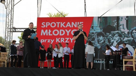 Młodzi diecezji siedleckiej spotkali się przy krzyżu