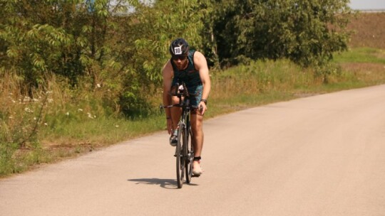 Mateusz Tkaczyk zwycięzcą Triathlonu Garwolińskiego 2024