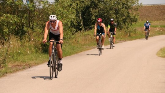 Mateusz Tkaczyk zwycięzcą Triathlonu Garwolińskiego 2024