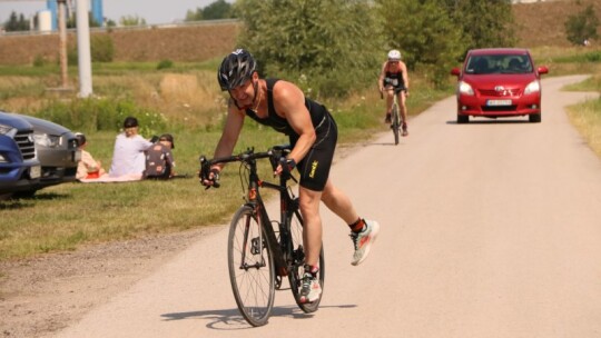 Mateusz Tkaczyk zwycięzcą Triathlonu Garwolińskiego 2024