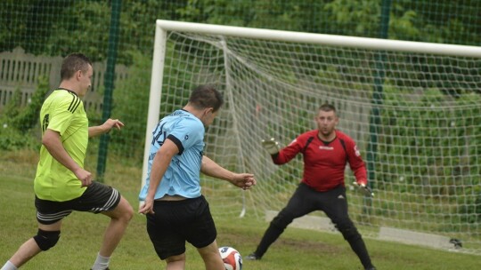 Puchar Wójta Gminy Łaskarzew w rękach Snajpera Sośninka