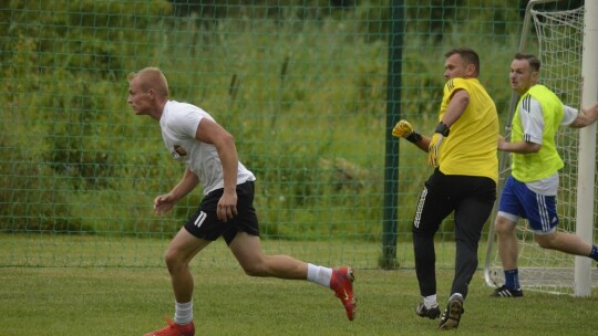 Puchar Wójta Gminy Łaskarzew w rękach Snajpera Sośninka