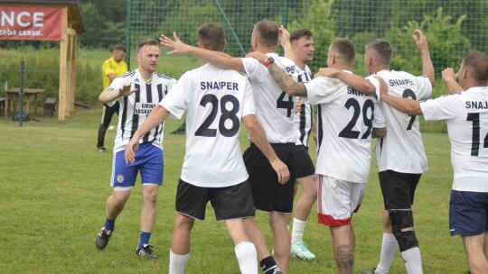 Puchar Wójta Gminy Łaskarzew w rękach Snajpera Sośninka