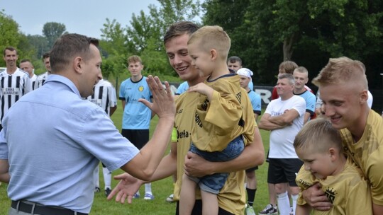 Puchar Wójta Gminy Łaskarzew w rękach Snajpera Sośninka