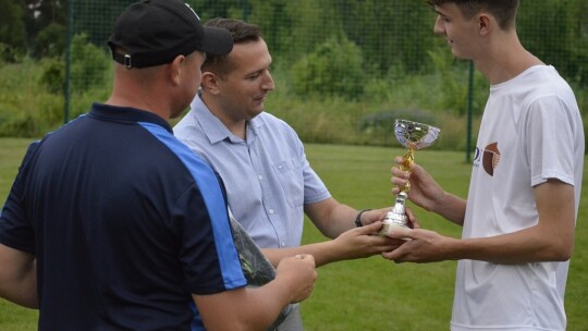 Puchar Wójta Gminy Łaskarzew w rękach Snajpera Sośninka