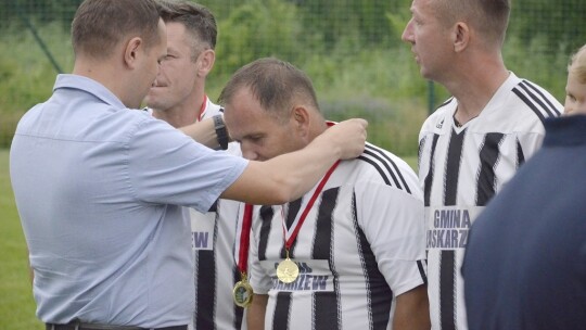 Puchar Wójta Gminy Łaskarzew w rękach Snajpera Sośninka
