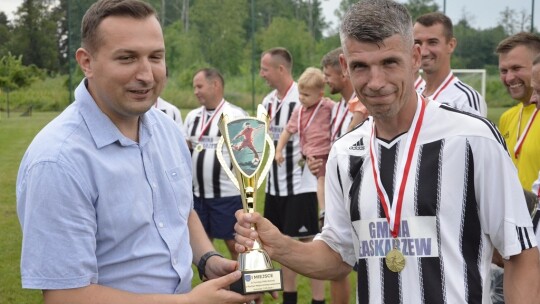 Puchar Wójta Gminy Łaskarzew w rękach Snajpera Sośninka