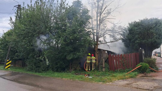 Pożar drewnianego domu w Miętnem