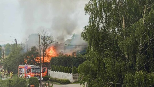 Pożar drewnianego domu w Miętnem