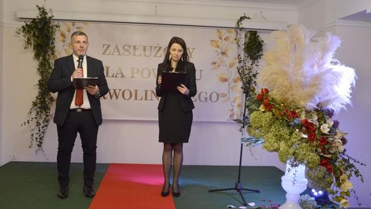 Zasłużeni dla Powiatu Garwolińskiego odebrali statuetki