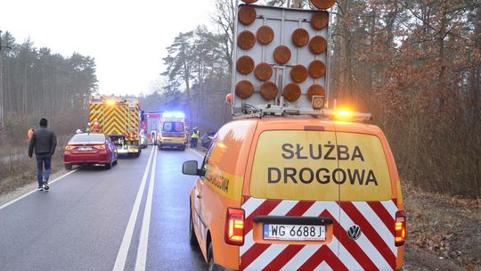 Czołówka w Cyganówce. Auto w częściach