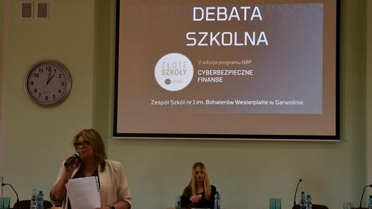 Bankowcy, policja i uczniowie o cyberoszustwach – ważna debata w Garwolinie