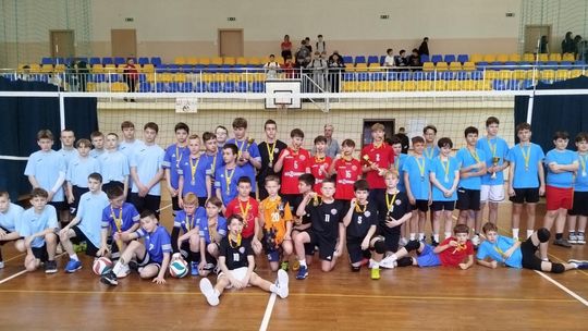 Siatkarze Dwójki mistrzami regionu