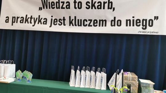 157 absolwentów Dwójki idzie w świat!