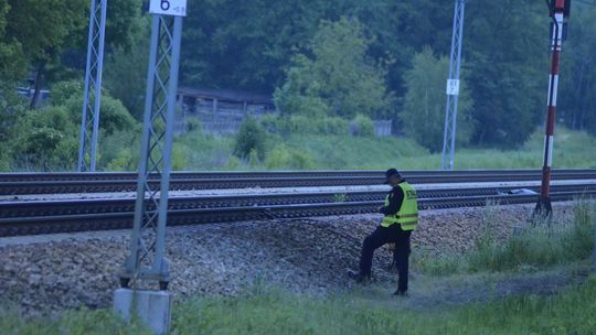 Tragedia na torach. Pociąg potrącił człowieka