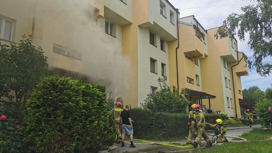 Pożar w bloku na Romanówce. Duże zadymienie