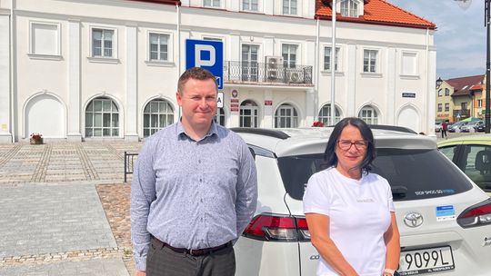 Nowy samochód hybrydowy dla samorządu Żelechowa